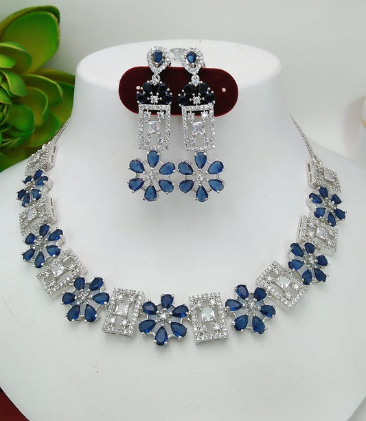 Vihana Necklace and Earrings